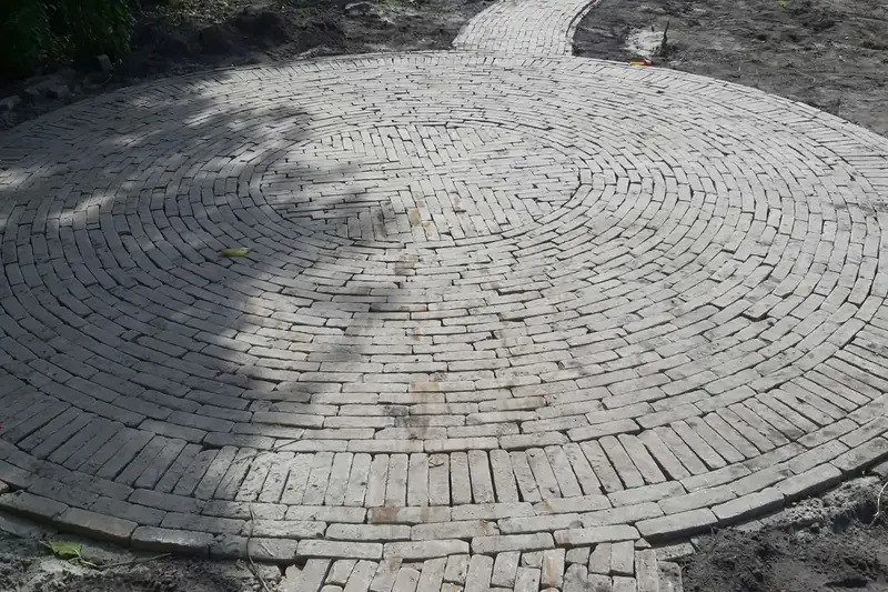 Rond terras in waalformaat cirkelbestrating Eelde